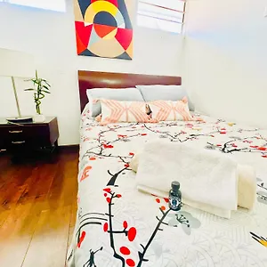 Apartaestudio En Usaquen Junto A Clinica Santa Fe Apartamento
